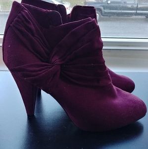 Fioni Burgundy Ankle Boot Heels